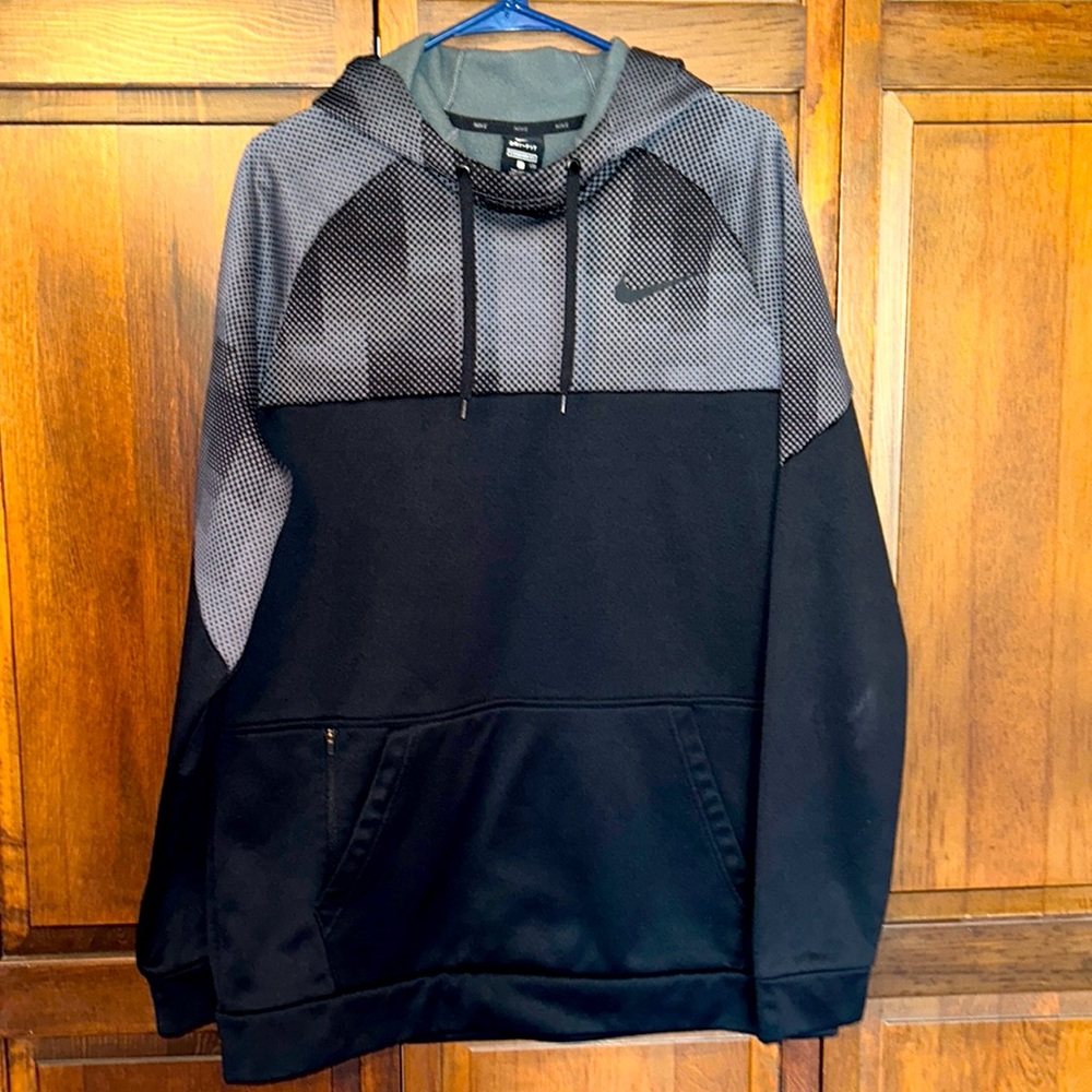 Nike men’s Large Tall dri-fit hoodie